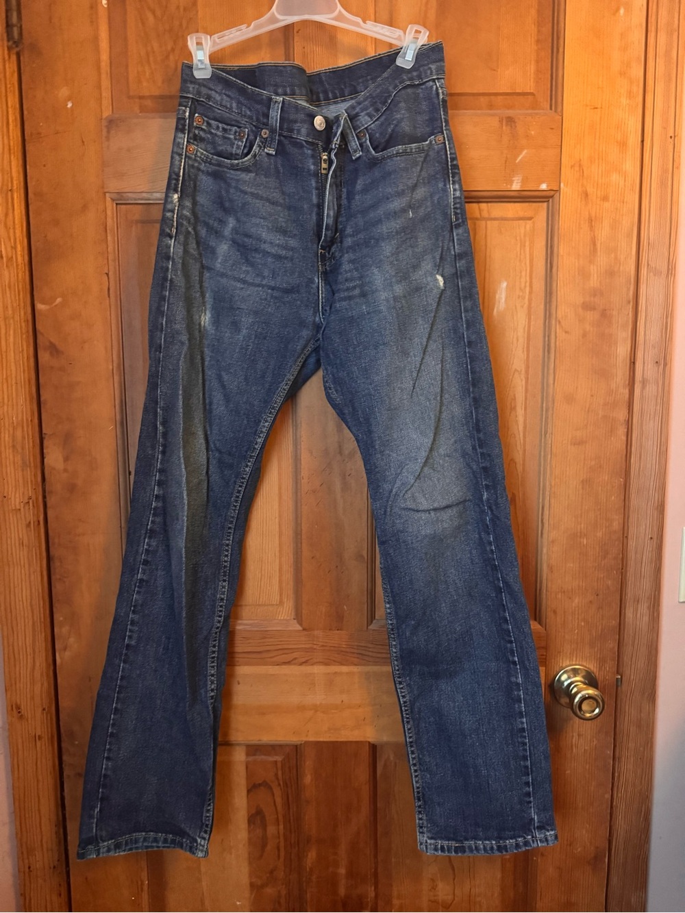 PERFECTLY WORN Levi 505s 30x32
- Classic Straight Fit